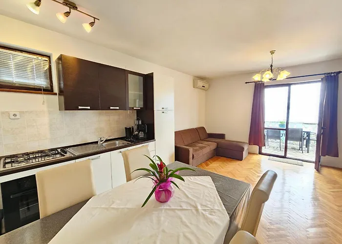 Mit Balkon Mit Meerblick By Interhome * נובי ווינודולסקי